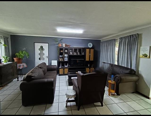 3 BEDROOM HOUSE FOR SALE IN DANA BAY